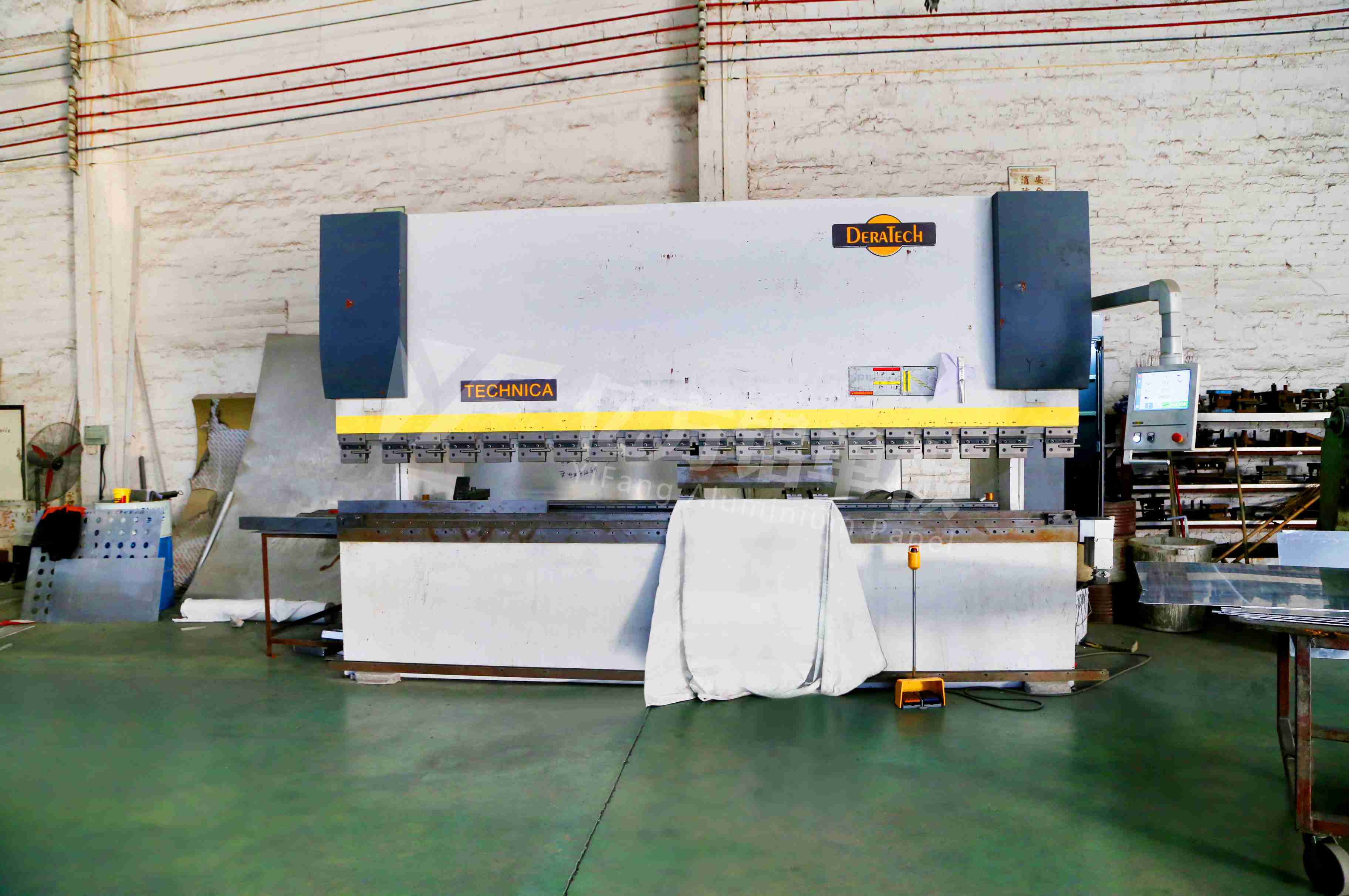 億方金屬數(shù)控折彎機